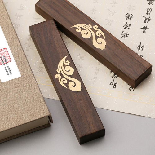 文房雅韵 红木书法镇尺的艺术之美与实用匠心