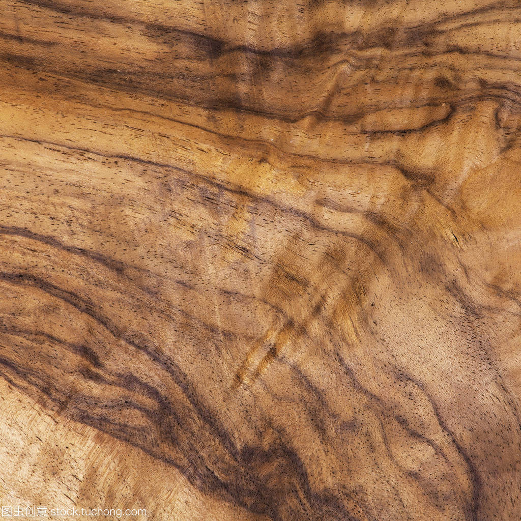 紫檀木家具之美 从珍贵木材到传世桌案的匠心工艺